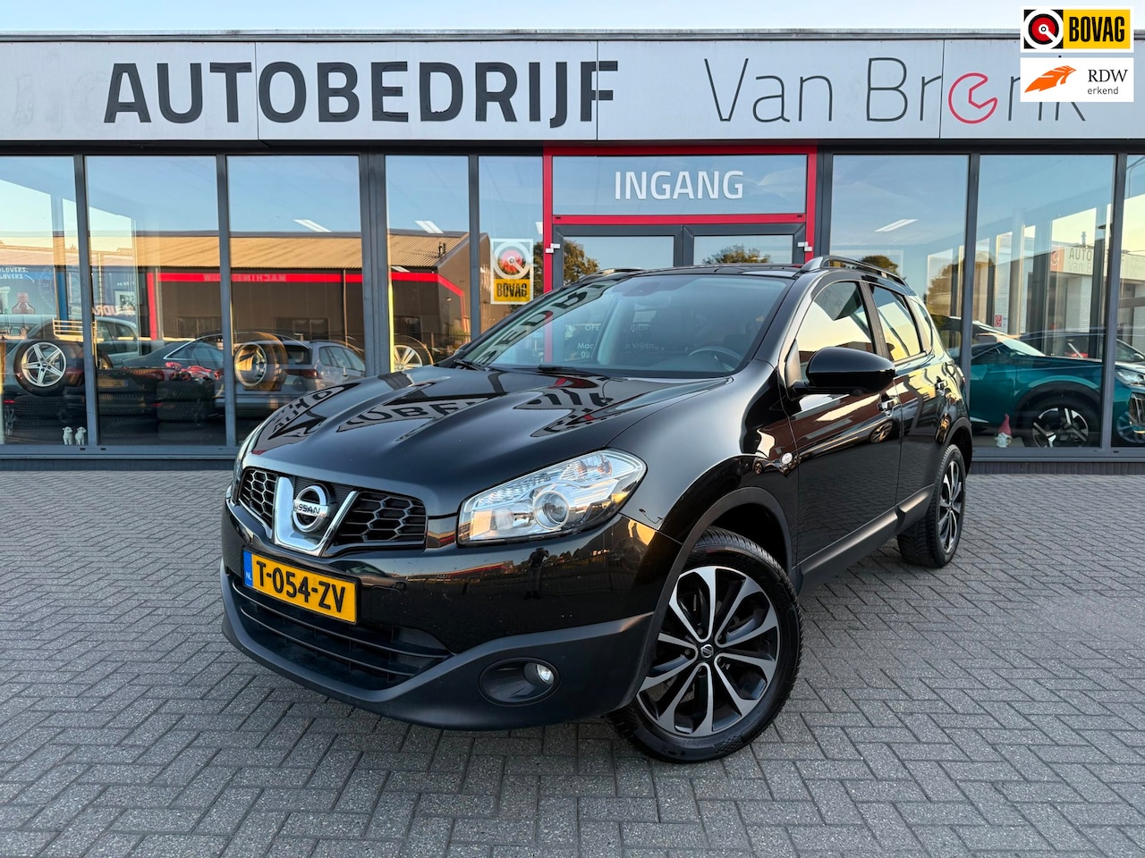 Nissan Qashqai - 1.6 Tech View | 360° Camera | Pano | Half-leder - AutoWereld.nl
