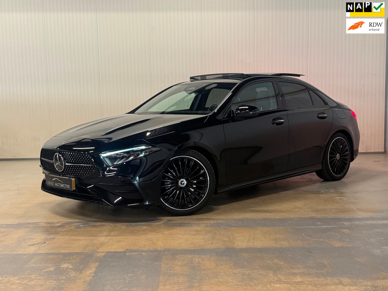 Mercedes-Benz A-klasse - 180 AMG Line | FACELIFT | NAP | PANO | NIGHT | AMBIANCE - AutoWereld.nl