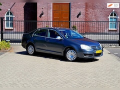 Volkswagen Jetta - 2.0 FSI Comfortline Business / Airco / 1e eigenaar / Dealer onderhouden / Cruise control