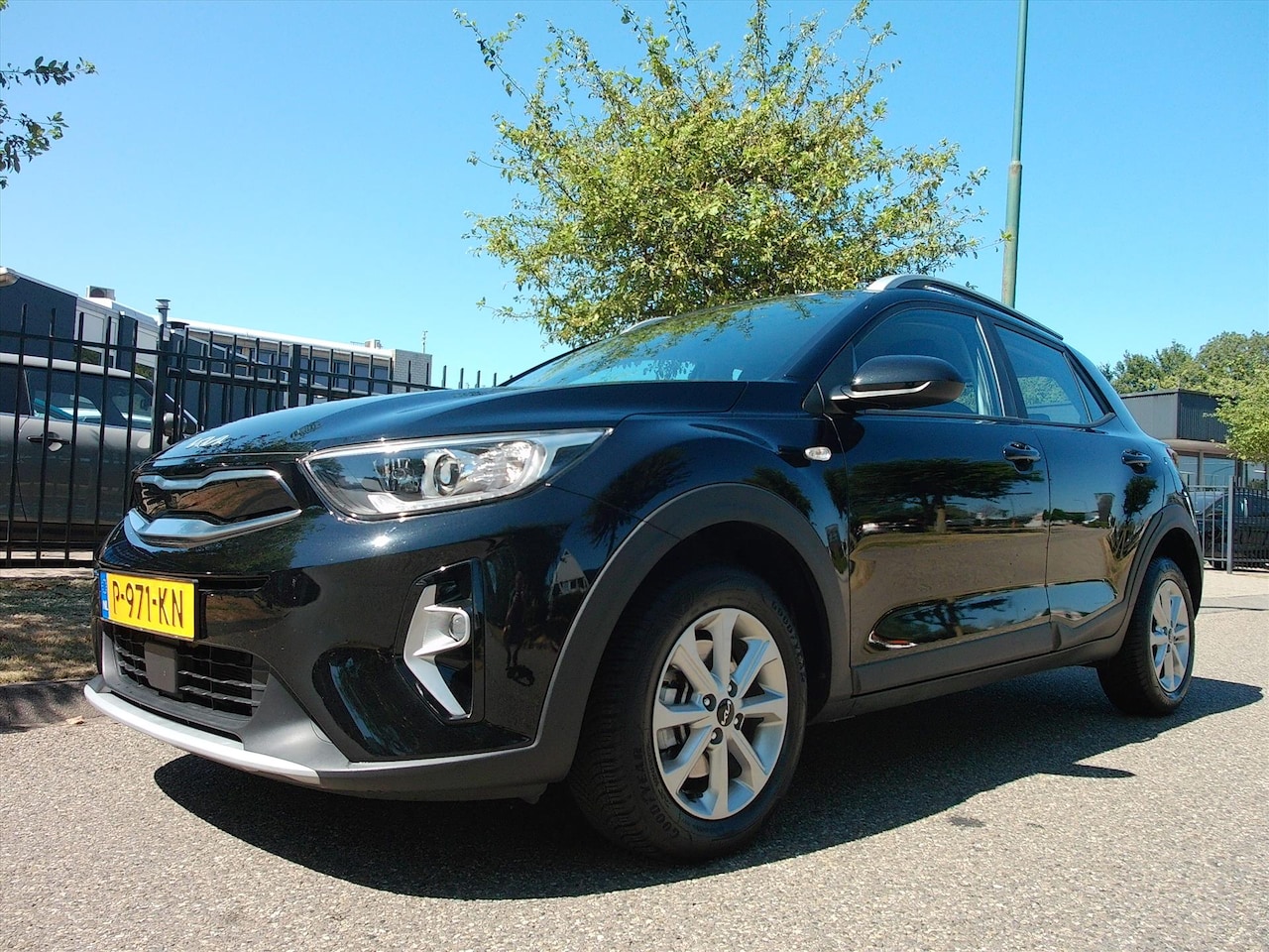 Kia Stonic - 1.0 T-GDi 100pk DynamicLine Apple Carplay Parkeer Camera - AutoWereld.nl