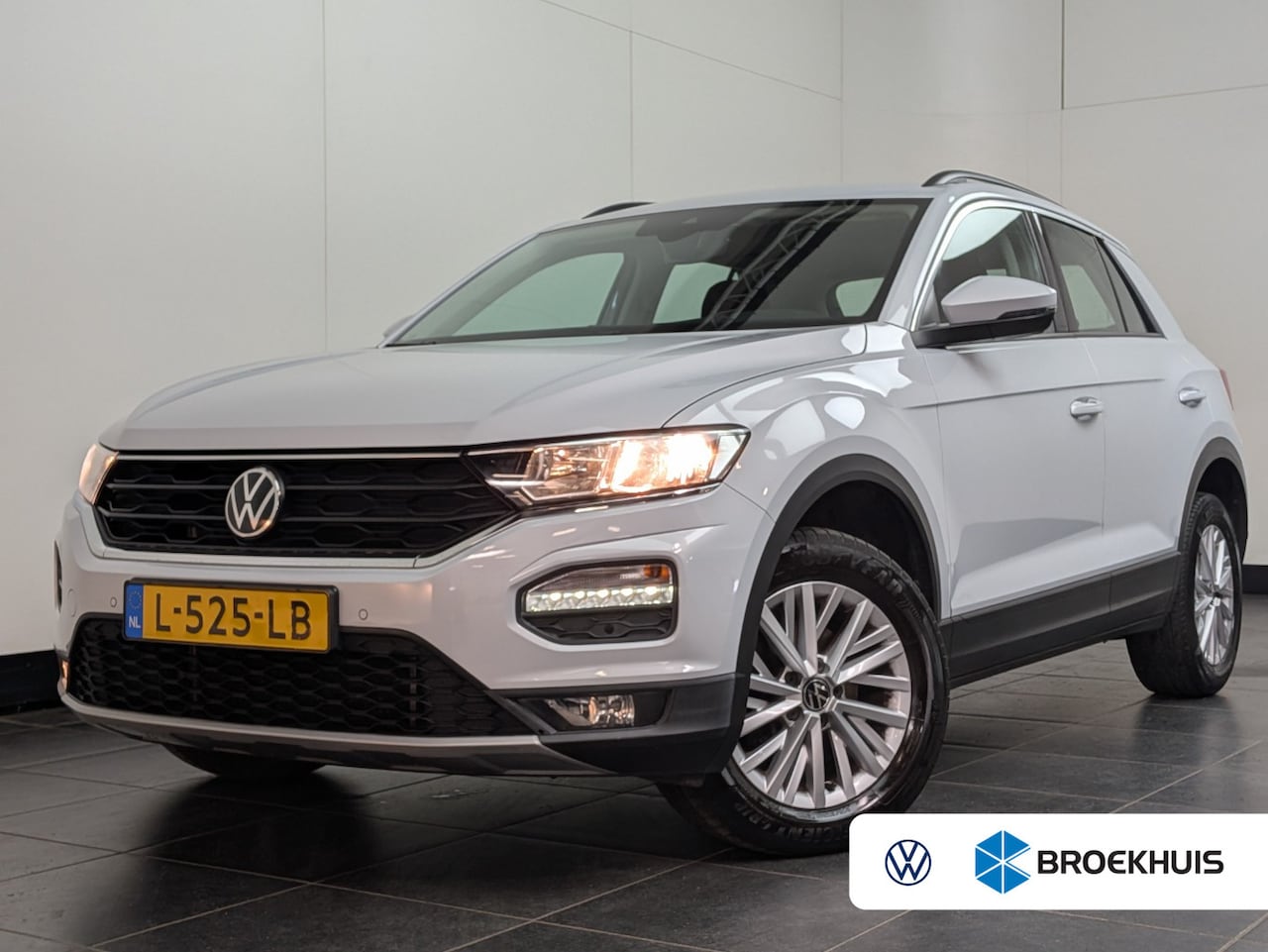 Volkswagen T-Roc - 1.5 TSI Style| TREKHAAK | AUTOMAAT | 16"LMV | Bluetooth telefoonvoorbereiding | Bots waars - AutoWereld.nl