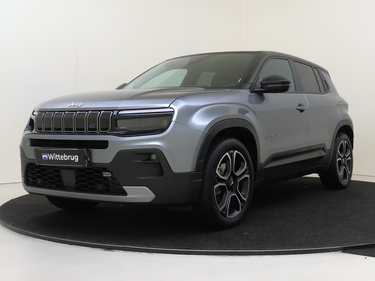 Jeep Avenger - Summit 54 kWh LAGE KMSTAND! - AutoWereld.nl