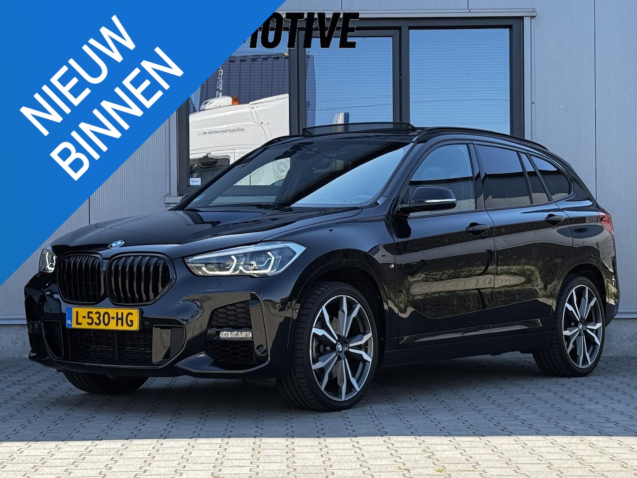 BMW X1 - xDrive20i High Executive 192 PK | M sport | 20 inch | Pano | Trekhaak - AutoWereld.nl