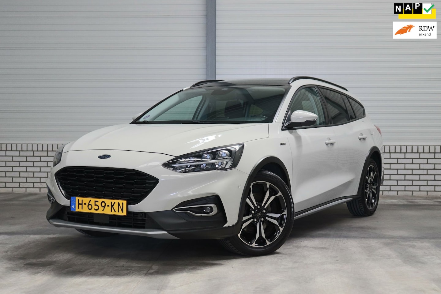 Ford Focus Wagon - 1.0 EcoBoost Active Business VIGNALE Pano |Carplay | B&O Sound | Camera - AutoWereld.nl