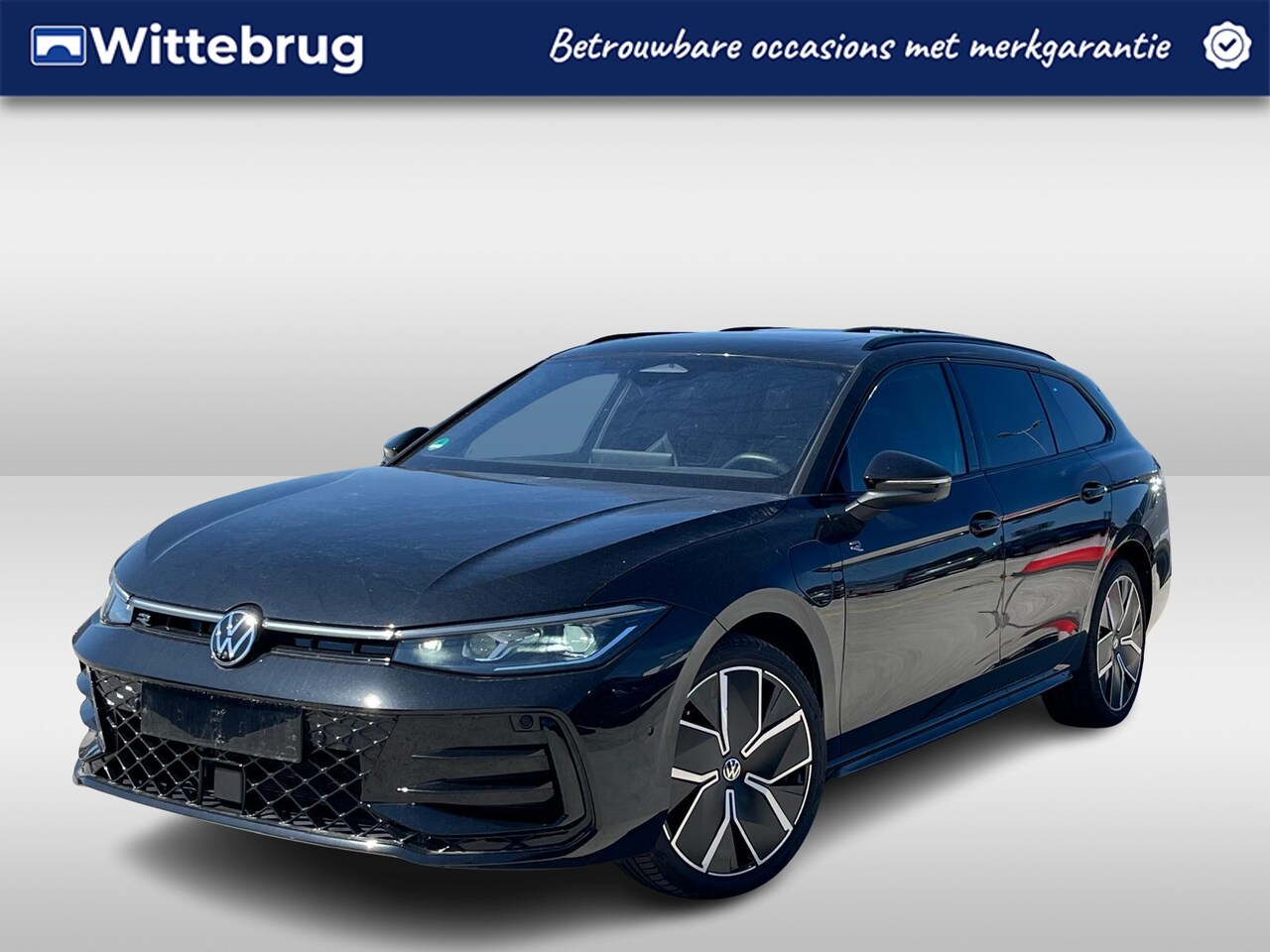 Volkswagen Passat Variant - 1.5 eHybrid 272pk R-Line DSG Automaat Black Style / Panorama schuifdak / Leder / Head up / - AutoWereld.nl