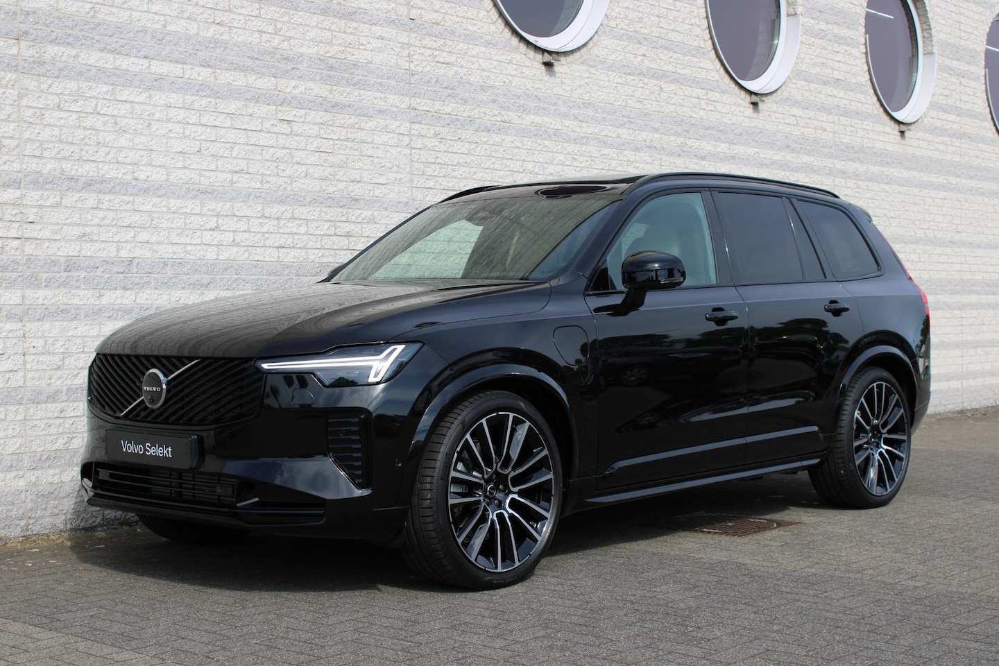 Volvo XC90 - T8 Plug-in hybrid AWD Ultra Dark | Demo Deal | Achterbank in delen neerklapbaar | Achterba - AutoWereld.nl