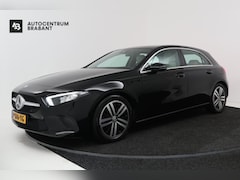 Mercedes-Benz A-klasse - 180 Business Solution Luxury (STOELVERWARMING, SFEERVERLICHTING, NAVIGATIE, CAMERA, PARKEE