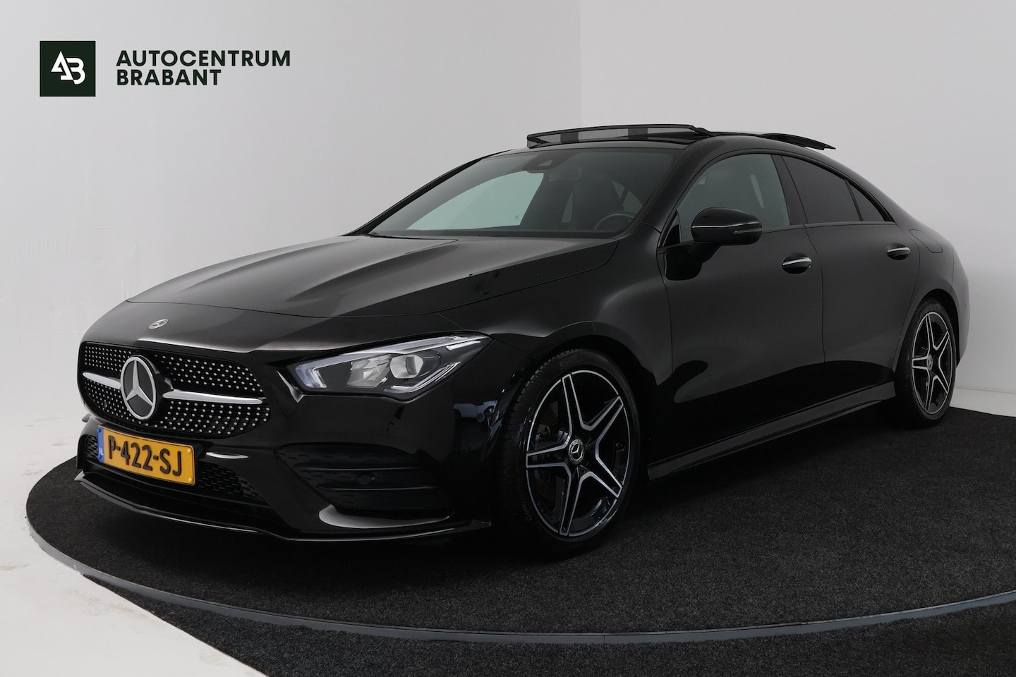 Mercedes-Benz CLA-Klasse - 180 AMG Line (PANORAMADAK, STOELVERWARMING, SFEERVERLICHTING, CAMERA, CRUISE ADAPTIEF) - AutoWereld.nl