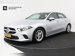 Mercedes-Benz A-klasse - 200 Business Solution Plus Upgrade (CAMERA, STOELVERWARMING, NAVIGATIE, PARKEERSENSOREN)