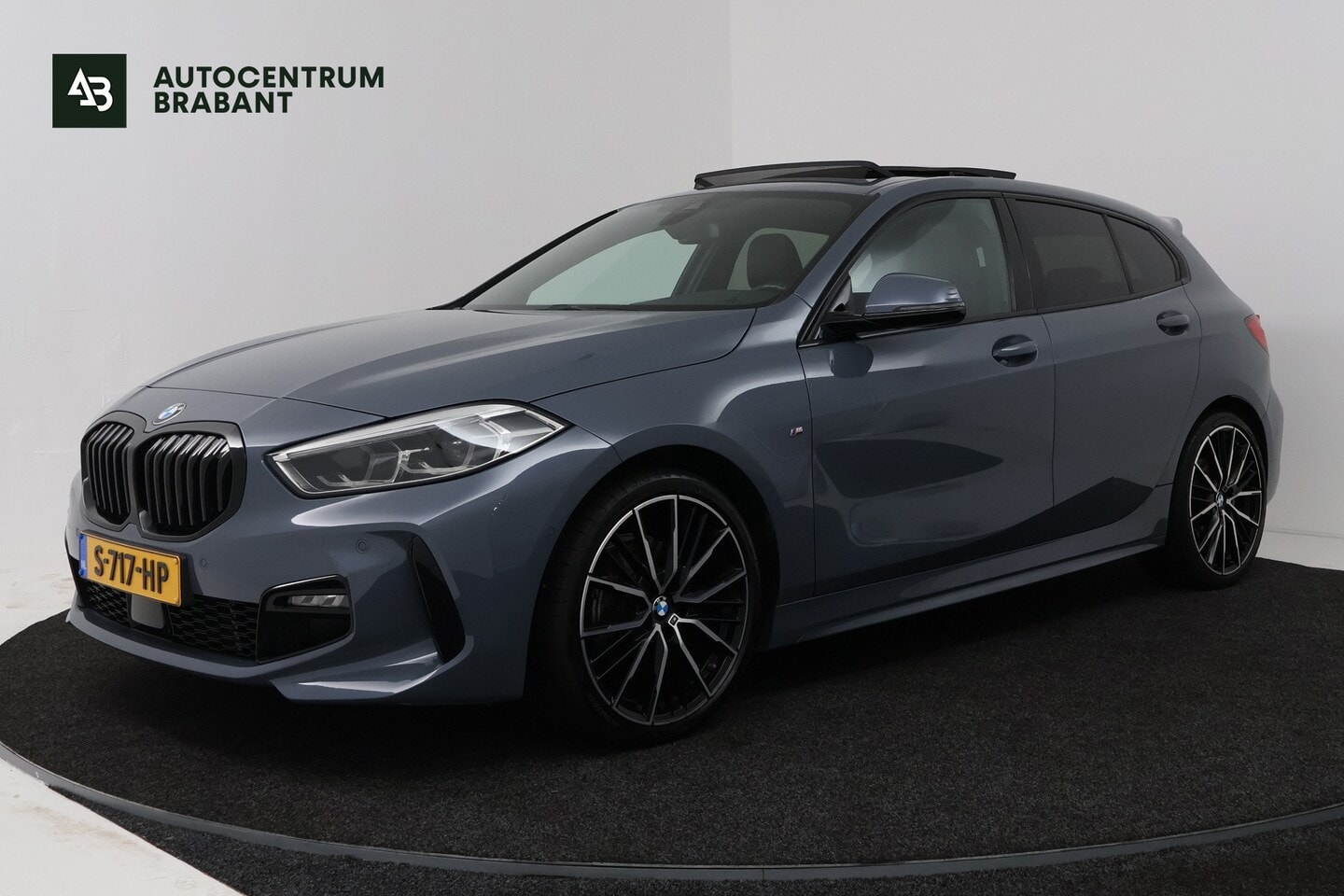 BMW 1-serie - 118i Introduction Edition M Sport (PANO, M-PAKKET, CAMERA, STUURVERWARMING, SFEERVERLICHTI - AutoWereld.nl
