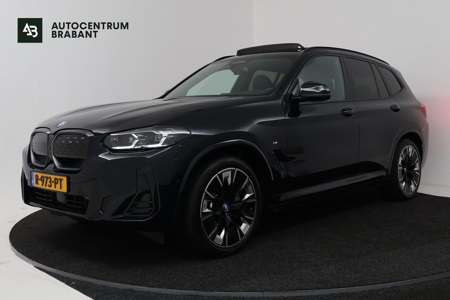 BMW iX3 - High Executive 80 kWh SOH 95% (PANORAMADAK, TREKHAAK, H&K AUDIO, CRUISE ADAPTIEF, CAMERA, - AutoWereld.nl