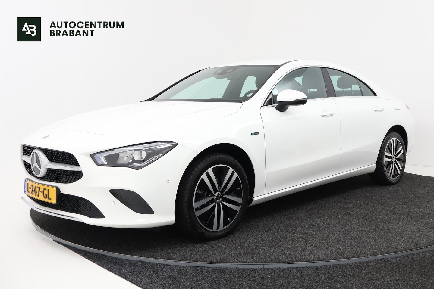 Mercedes-Benz CLA-Klasse - 250 e Business Solution Luxury Limited (SFEERVERLICHTING, CAMERA, PDC, LED, 1e EIGENAAR) - AutoWereld.nl