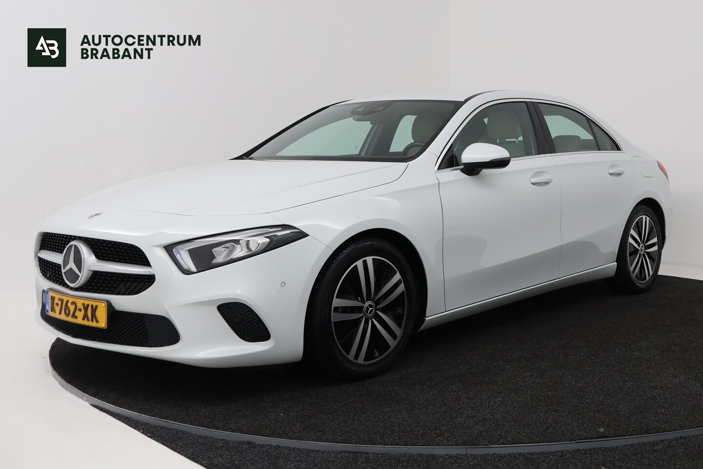 Mercedes-Benz A-klasse - 180 Business Solution Luxury (SFEERVERLICHTING, STOELVERWARMING, 1e EIGENAAR, ACHTERUITRIJ - AutoWereld.nl