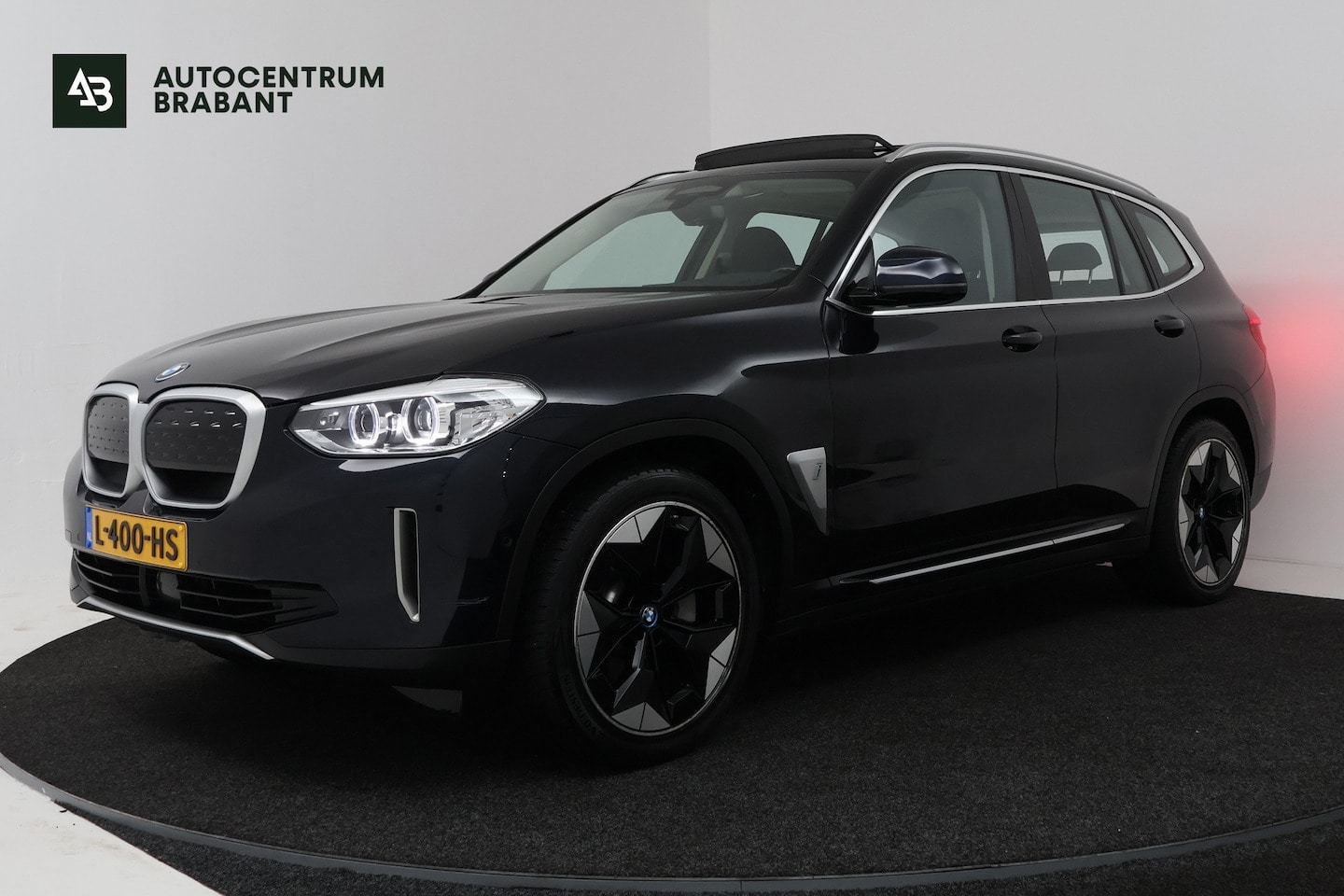 BMW iX3 - Executive 80 kWh SOH 96% (PANORAMADAK, SFEERVERLICHTING, ADAPTIVE CRUISE, AUTOPILOT, STOEL - AutoWereld.nl