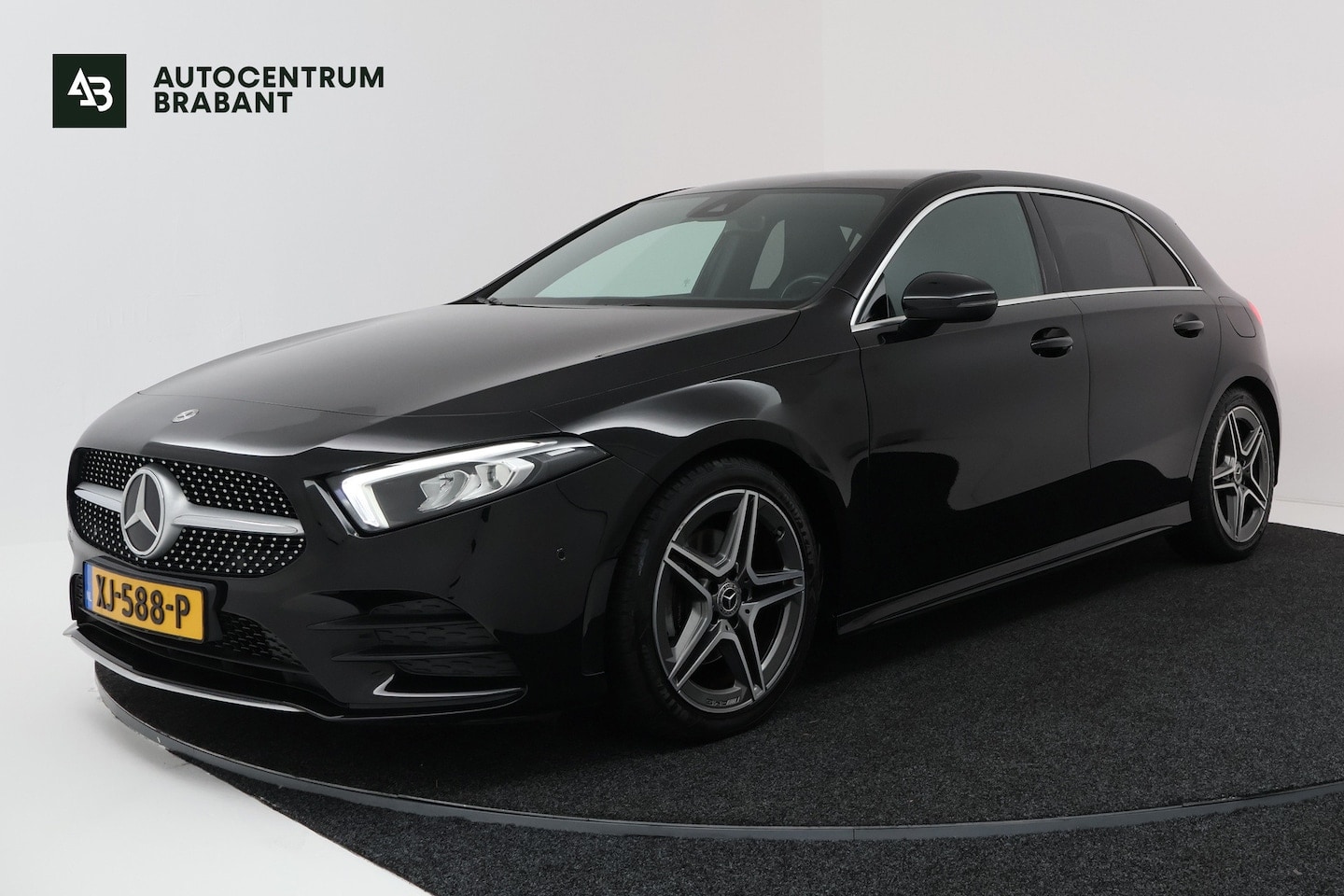Mercedes-Benz A-klasse - 200 Business Solution AMG (NAVIGATIE, CAMERA, STOELVERWARMING, LED, PDC) - AutoWereld.nl