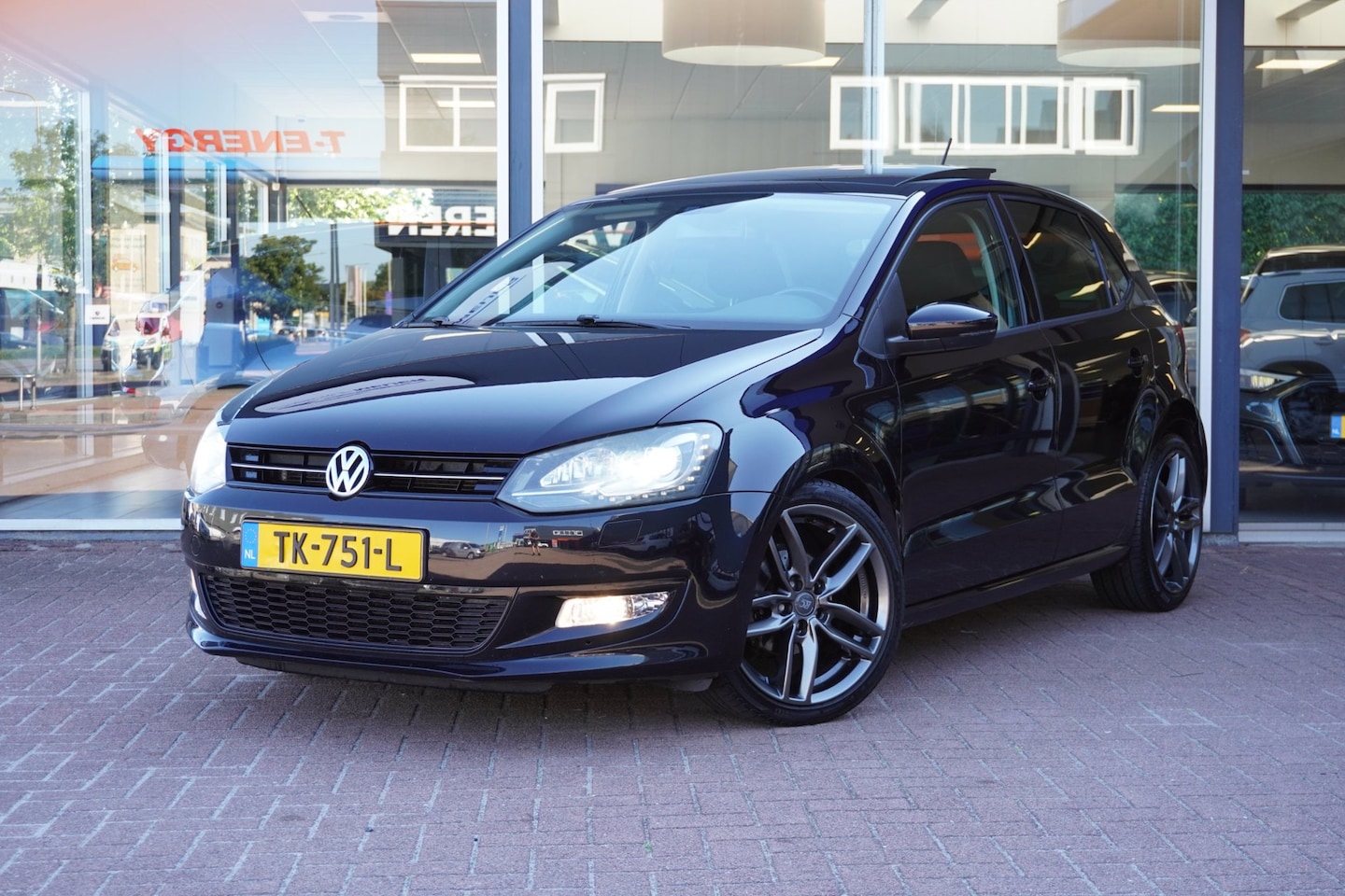 Volkswagen Polo - 1.2 TSI Highline | 5deurs | Panodak | Airco | Elek. Pakket | Vol opties | Inruil mogelijk - AutoWereld.nl