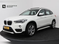 BMW X1 - SDrive20i Corporate Lease High Executive (PANORAMADAK, CAMERA, STOELVERWARMING, HEAD-UP DI