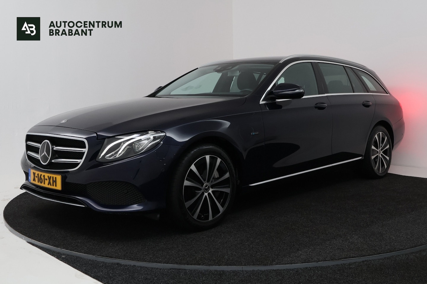 Mercedes-Benz E-klasse Estate - 300 de Advantage (TREKHAAK, STOELVERWARMING, SFEERVERLICHTING, CRUISE ADAPTIEF, CAMERA) - AutoWereld.nl