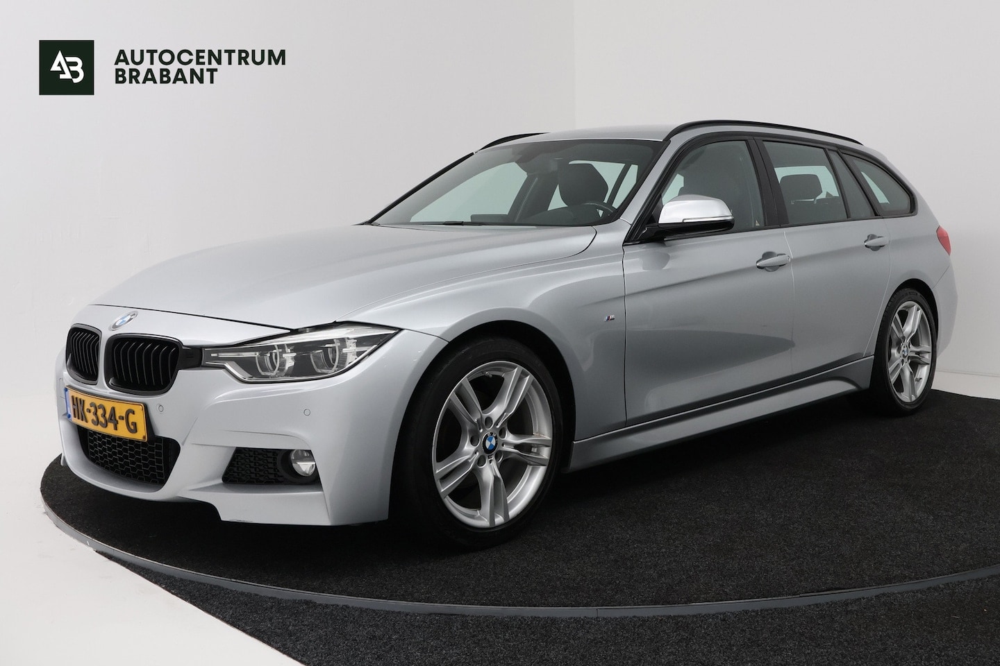 BMW 3-serie Touring - 320i M Sport (GROOT-NAVIGATIE, CAMERA, STOELVERWARMING, DEALER ONDERHOUDEN) - AutoWereld.nl