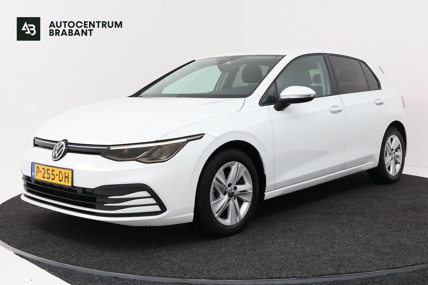 Volkswagen Golf - 2.0 TDI Style (DIGITALE COCKPIT, SFEERVERLICHTING, NAVIGATIE, CRUISE ADAPTIEF, STUURVERWAR - AutoWereld.nl