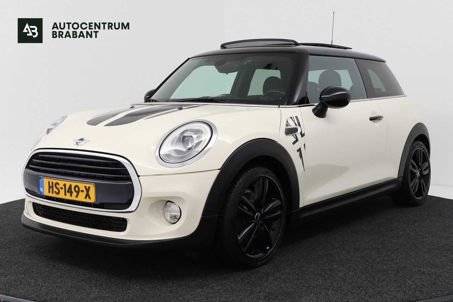 MINI Cooper - 1.5 Chili (PANORAMADAK, GROOT-NAVIGATIE, LED, SPORSTOELEN, CLIMA, DEALER ONDERHOUDEN) - AutoWereld.nl