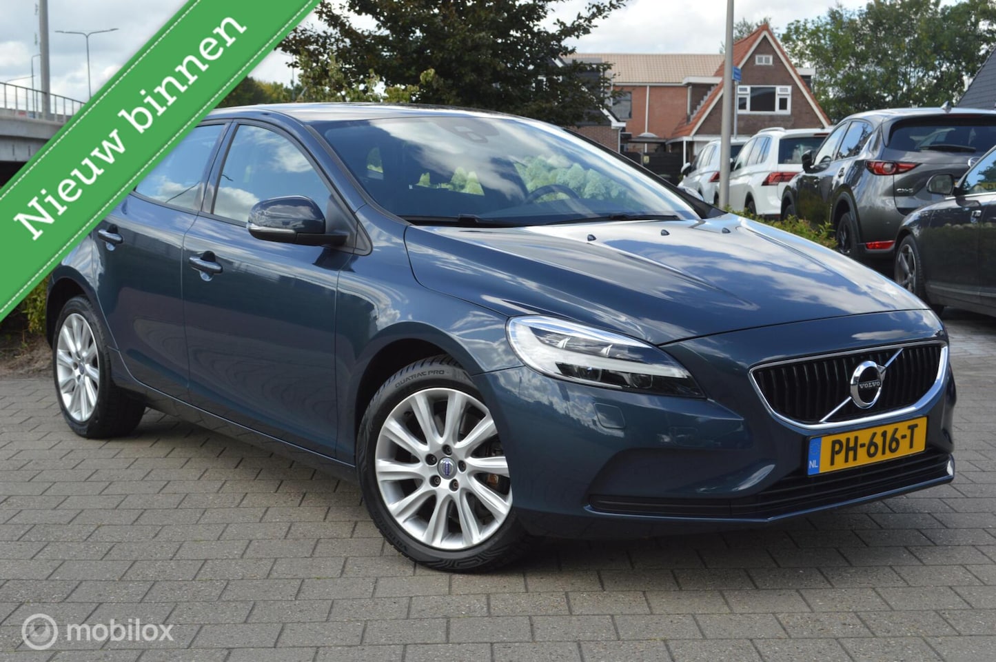 Volvo V40 - 1.5 T2 AUTM| Momentum | Led | Trekhaak - AutoWereld.nl