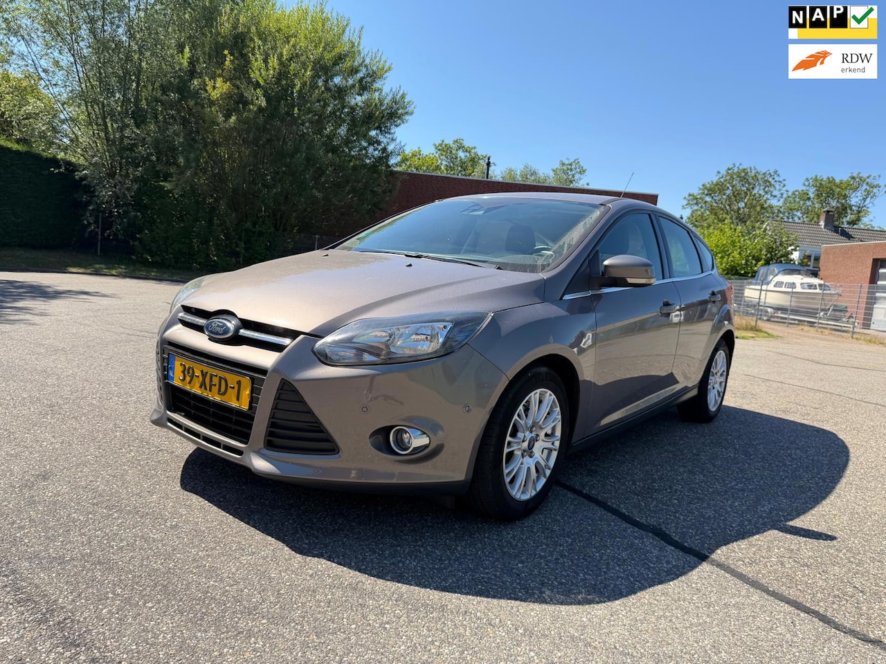 Ford Focus - 1.6 EcoBoost Titanium 2E eigenaar*dealer onderhouden* ijskoud airconditioning - AutoWereld.nl