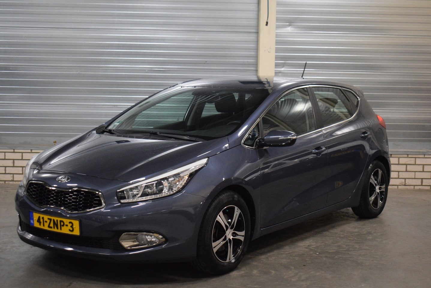 Kia Cee'd - 1.6 GDI Plus Pack 73.000KM Dealer Onderhouden+ Navigatie|Bluetooth|Camera|Trekhaak| - AutoWereld.nl