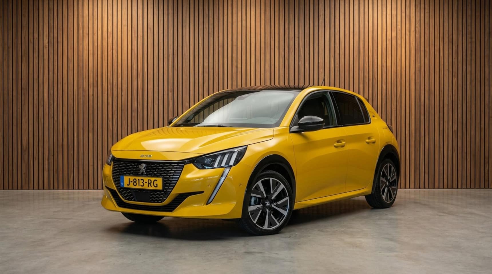 Peugeot 208 - 1.2 PureTech GT-Line automaat / app / camera /navigatie - AutoWereld.nl