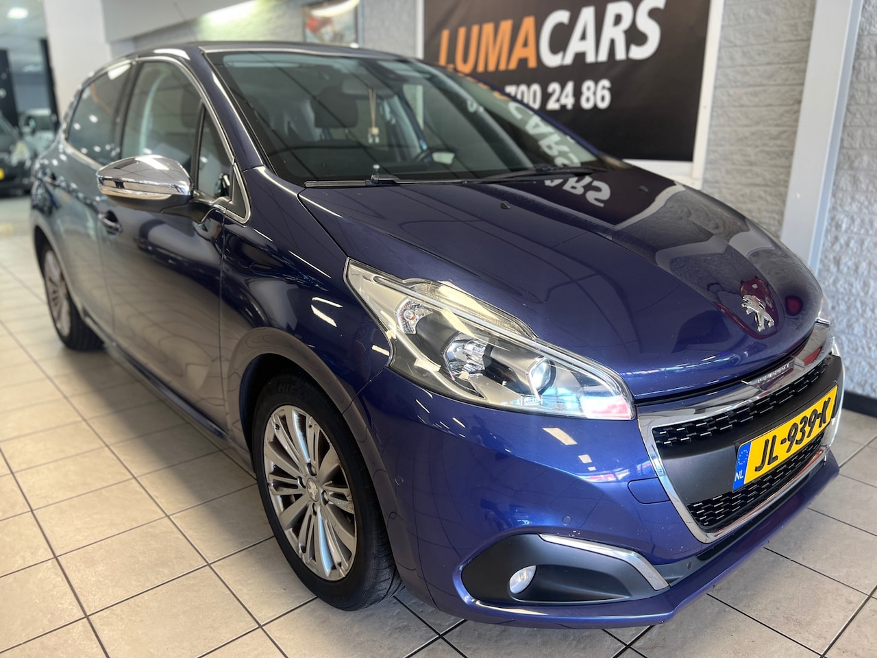 Peugeot 208 - 1.2 PureTech Allure | Nieuwe APK | Camera | pano - AutoWereld.nl