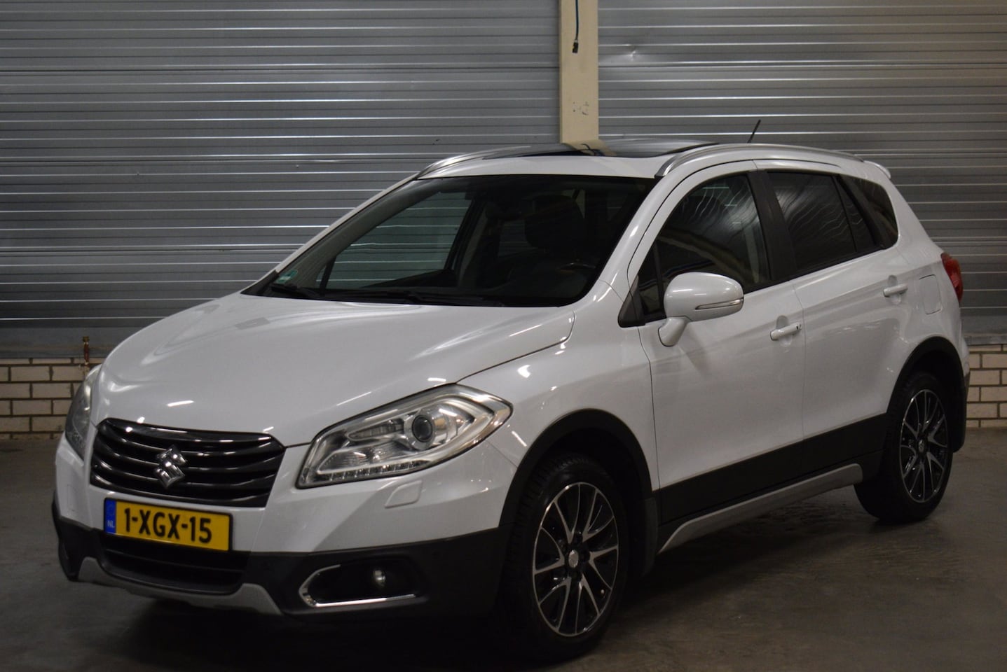 Suzuki SX4 S-Cross - 1.6 High Executive AllGrip 4X4 Parelmoer Wit + Leder|Navigatie|Bluetooth|Parkeesensoren|Pa - AutoWereld.nl