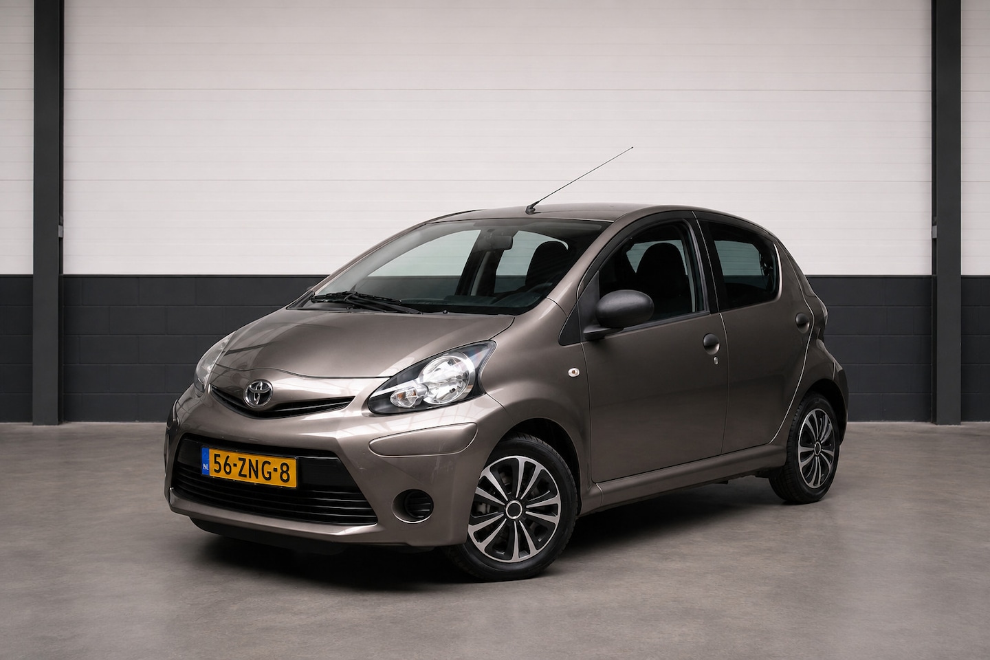 Toyota Aygo - 1.0 VVT-i Comfort Airco Elek Pak Navi Carplay - AutoWereld.nl