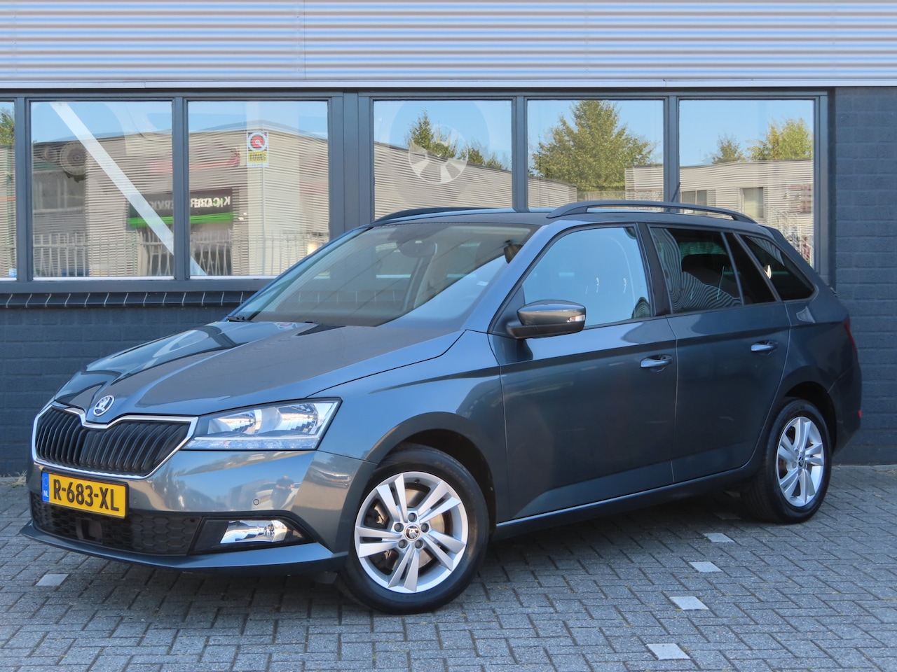Skoda Fabia Combi - 1.0 TSI 110pk | trekhaak | carplay | navi | parkeersensoren voor + achter - AutoWereld.nl