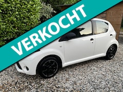 Toyota Aygo - RIJKAAR/APK/HISTORY/BEURT/NAP/AIRCO/5drs//DIREKT MEE