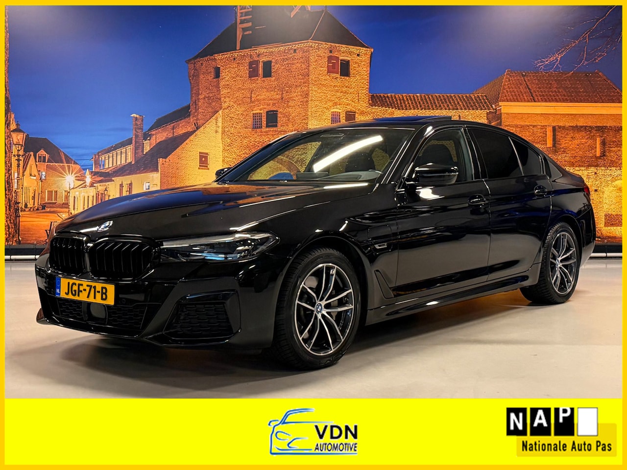 BMW 5-serie - 530e High Exe M-Sport Aut Schuifdak Camera LED - AutoWereld.nl