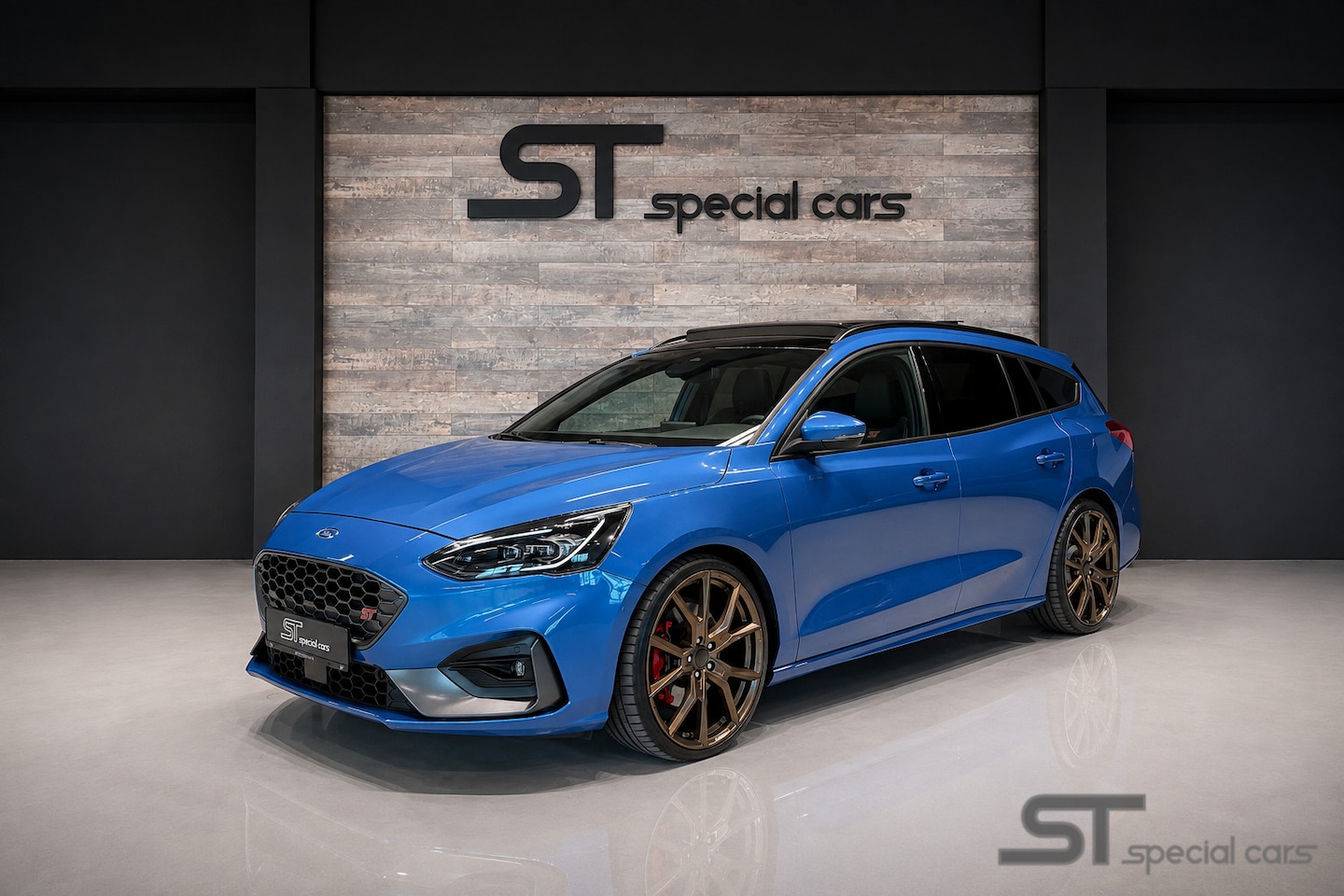 Ford Focus Wagon - 2.3 EcoBoost ST-3|Performance|trekhaak - AutoWereld.nl