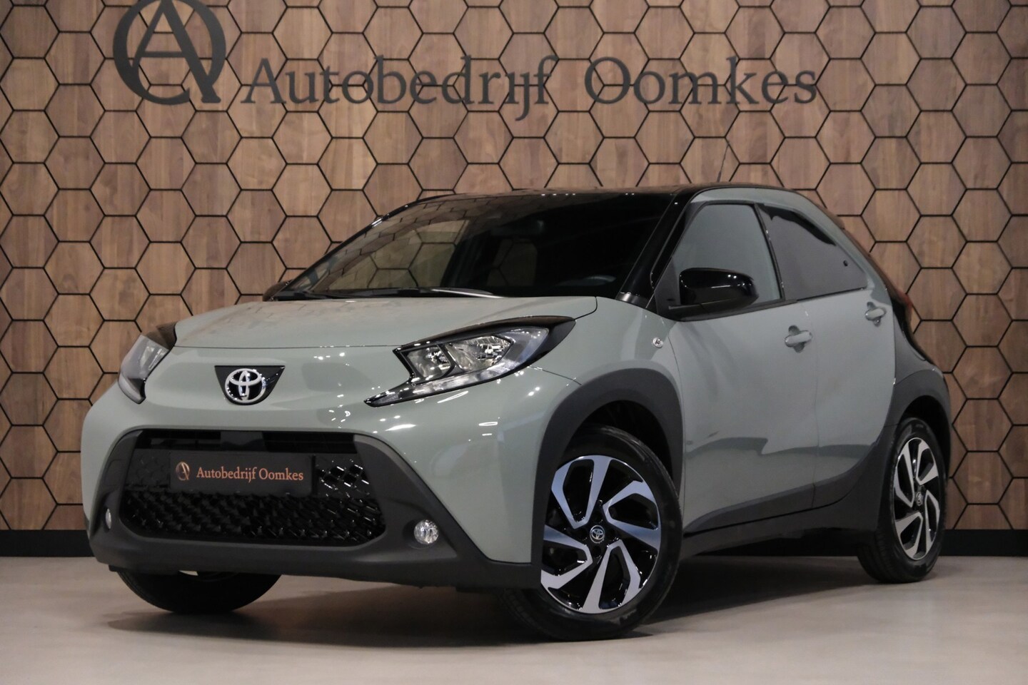 Toyota Aygo X - 1.0 VVT-i MT *TeamPlayer* 7.241km!! Apple Carplay + Camera ALS NIEUW - AutoWereld.nl