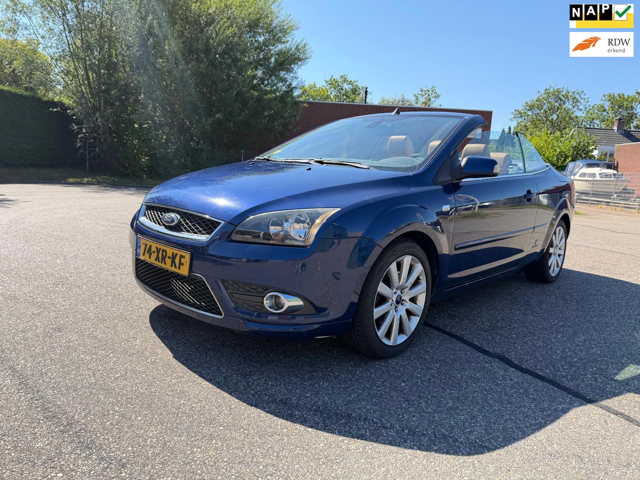 Ford Focus Coupé-Cabriolet - 2.0-16V Titanium*Airco*Lederen bekleding* AUTOMAAT*Dealer onderhouden - AutoWereld.nl