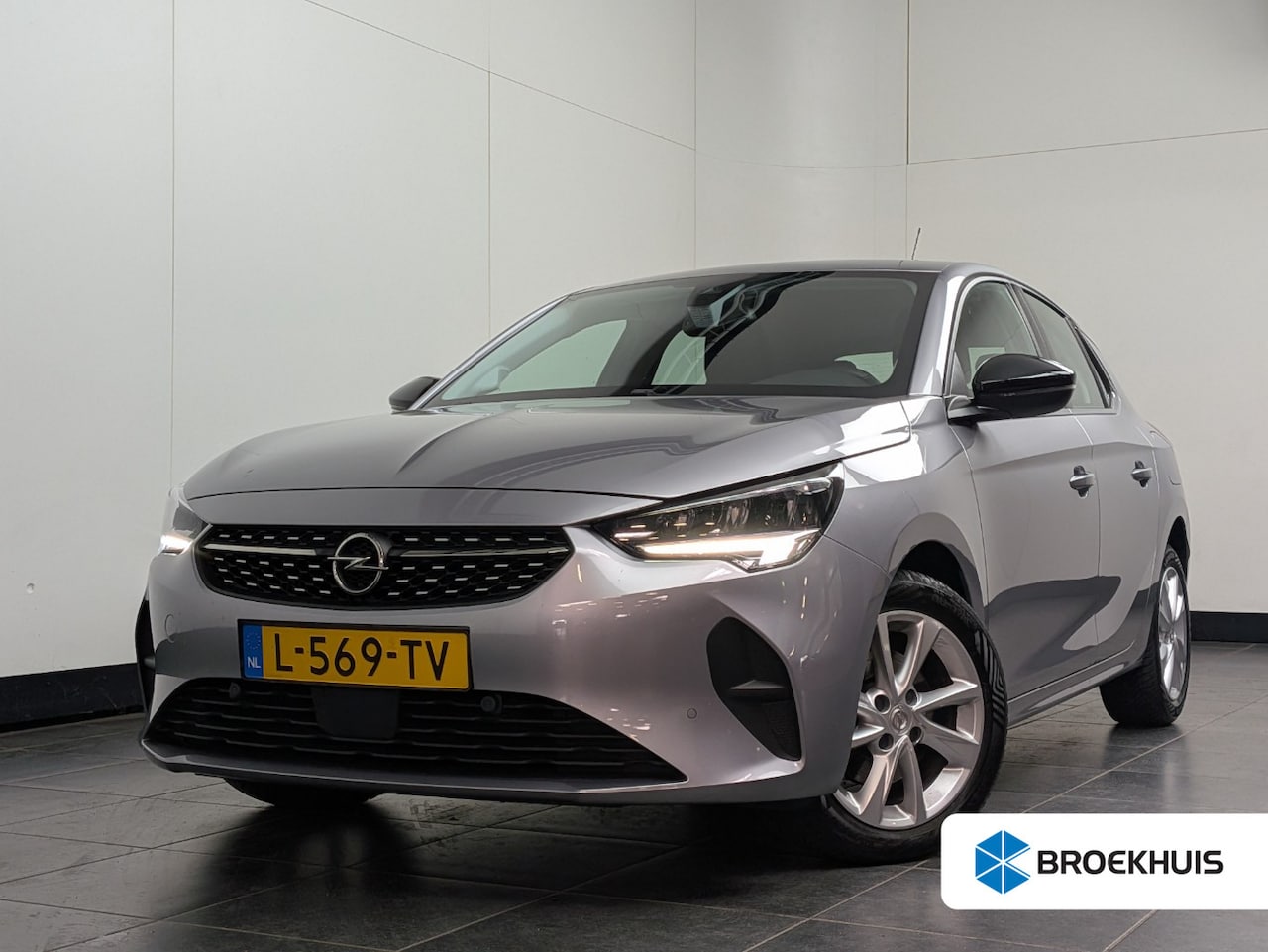 Opel Corsa - 1.2 Elegance | 100 Pk | Dealer Onderhouden! | LED | Camera | Navi | Clima | Keyless | Half - AutoWereld.nl