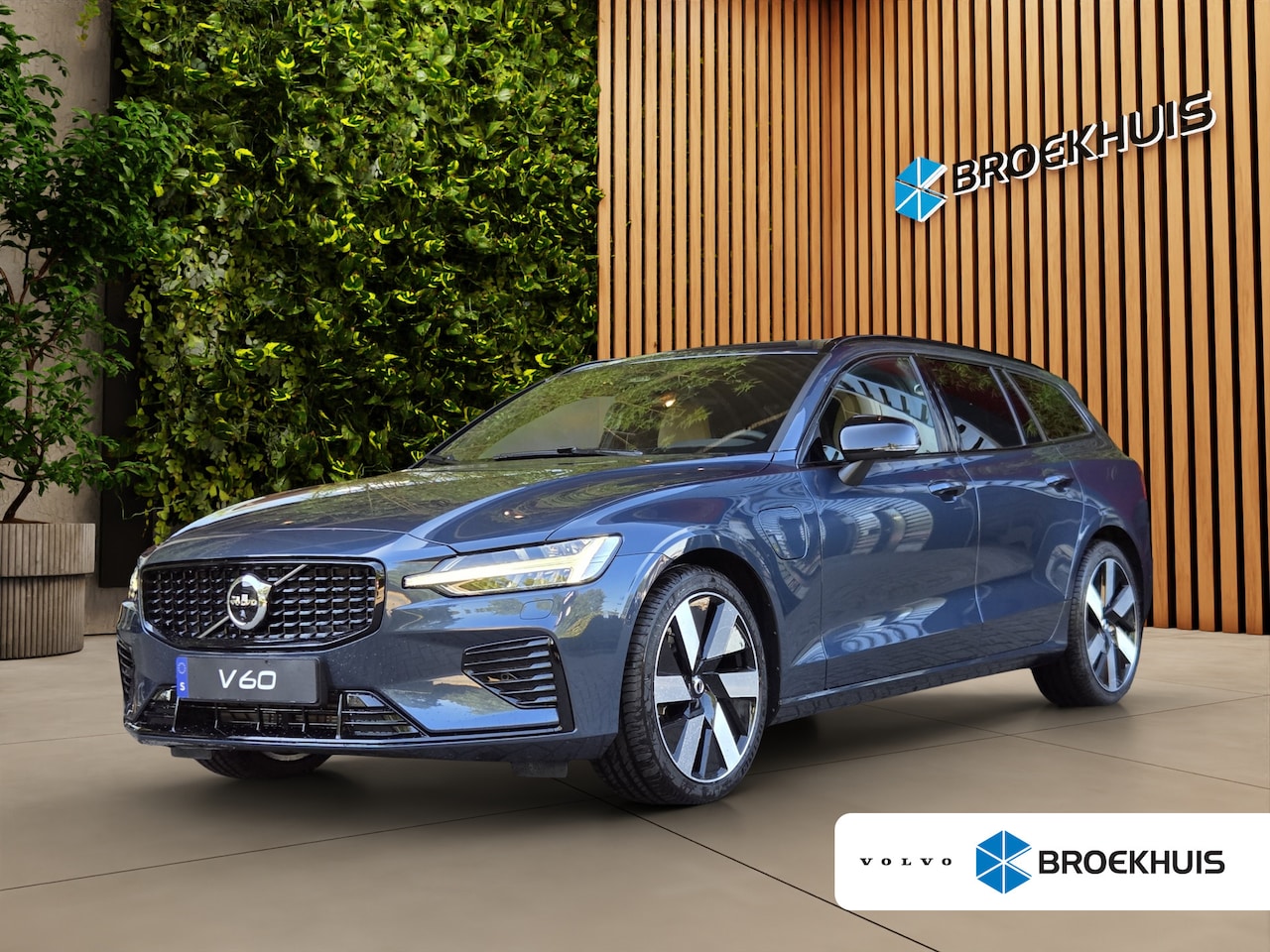 Volvo V60 - kombi 2.0 T6 Plug-in hybrid AWD Ultra Dark | Massage/ventilatie | Pano | HUD | Memory | Pi - AutoWereld.nl