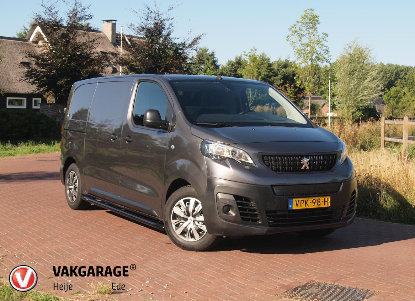 Peugeot e-Expert - Standard Premium 75 kWh | Side bars | Apple Carplay | Zware Accupakket | Camera | - AutoWereld.nl