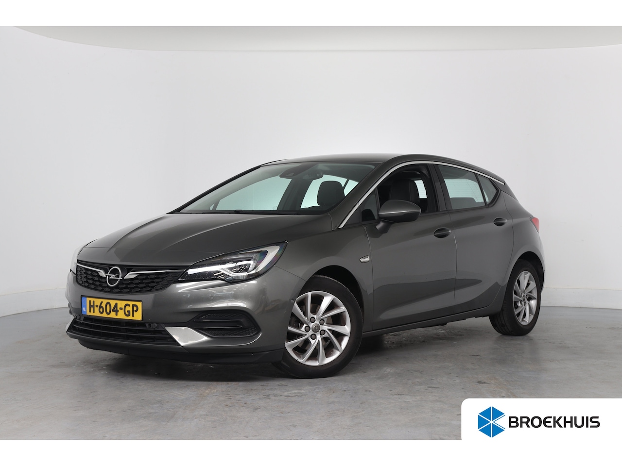 Opel Astra - 1.4 Elegance | Automaat! | Goed Onderhouden! | AGR | Camera | Clima | Navi | Keyless | LED - AutoWereld.nl