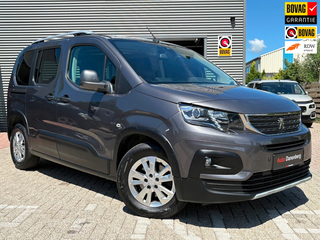 Peugeot Rifter - 1.2 Puretech Allure PANO, NIEUWE-DISTRIBUTIE,GARANTIE - AutoWereld.nl