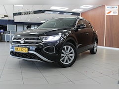 Volkswagen T-Roc - 1.5 TSI Life Automaat | Airco | Adaptieve cruise control | Parkeersensoren & Camera | Carp
