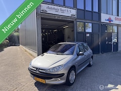Peugeot 206 - 1.6-16V Gentry Airco 5 Deuren Nieuwe APK NAP Logisch