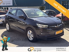 Opel Grandland X - 1.2 Turbo Online Edition GARANTIE/AUTOMAAT/TREKHAAK/CRUISE/CLIMA/CARPLAY/SENS. V+A rijklaa