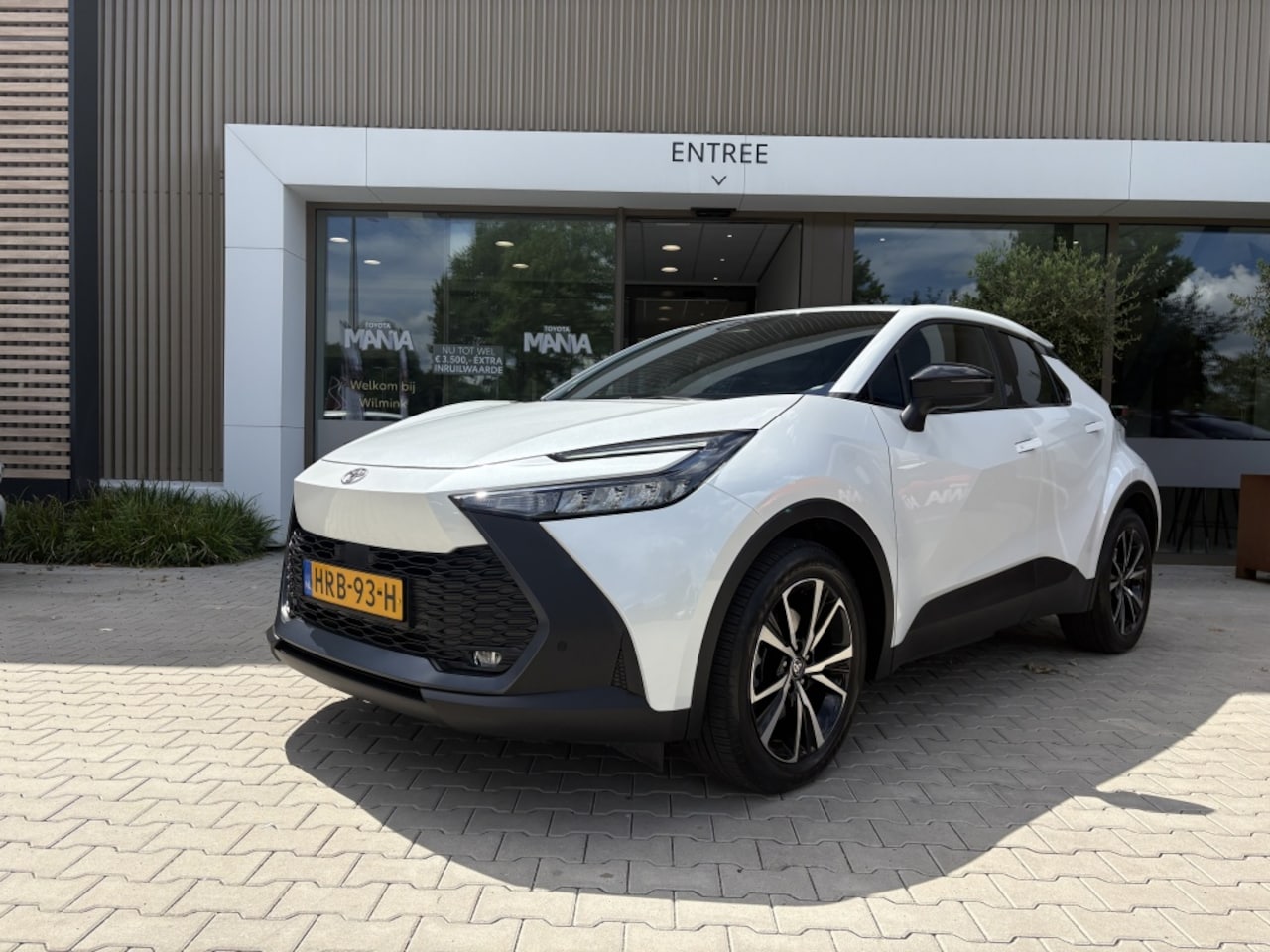 Toyota C-HR - 2.0 PHEV 220 Dynamic | Stuur en Stoelverwarming - AutoWereld.nl