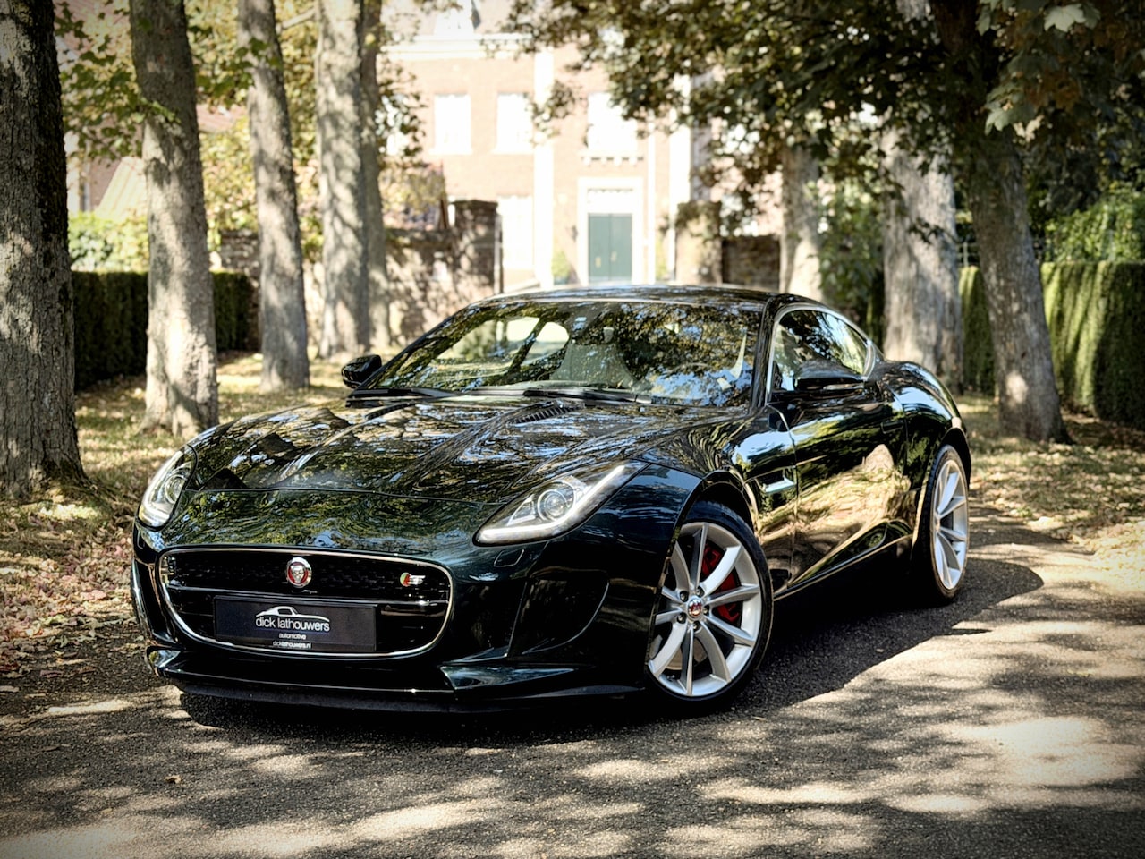 Jaguar F-type - 3.0 V6 S Coupé / 380PK / RACING GREEN / PERFORMANCE / PANO / VOLLEDER - AutoWereld.nl