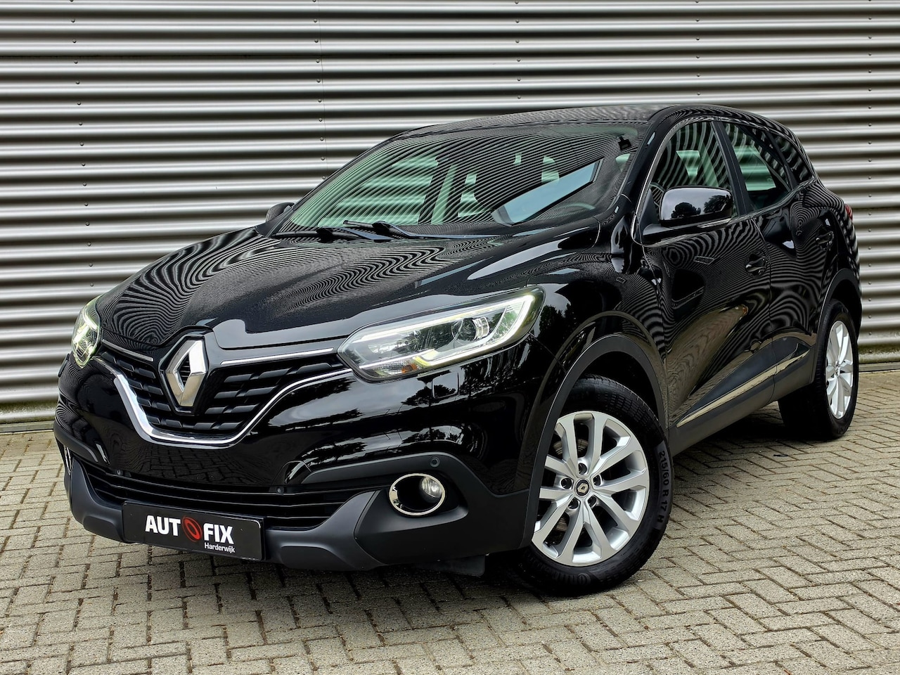 Renault Kadjar - 1.2 TCe Intens / Automaat / Keyless / Nav / PDC - AutoWereld.nl