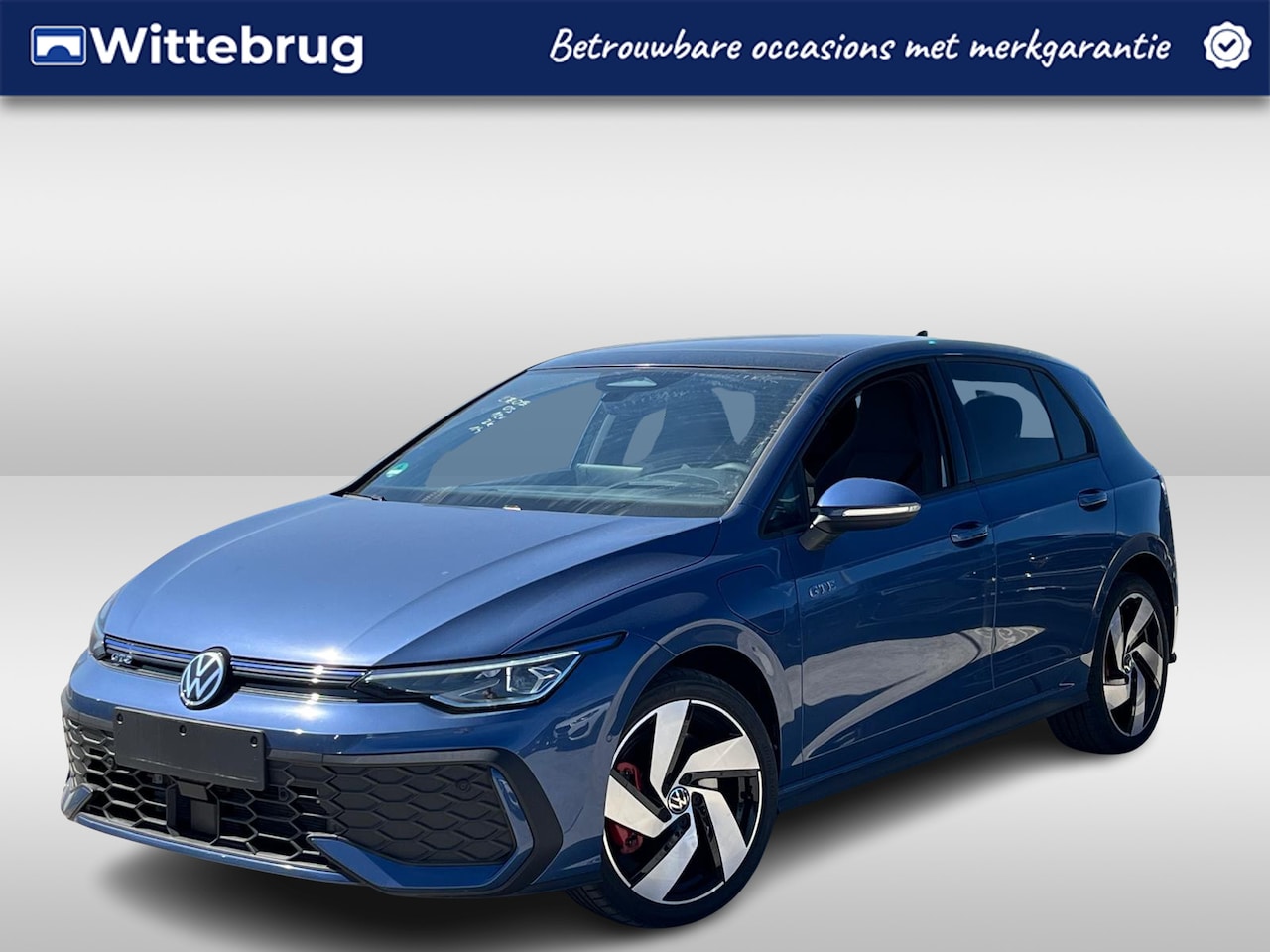 Volkswagen Golf - 1.5 eHybrid 272pk GTE DSG Automaat Panoramadak / 18"LM velgen / Trekhaak / Navigatie/ App- - AutoWereld.nl